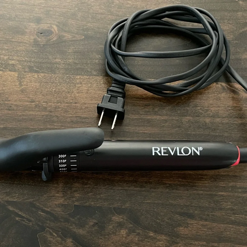 Revlon SmoothStay Coconut Oil-Infused Curling Iron
